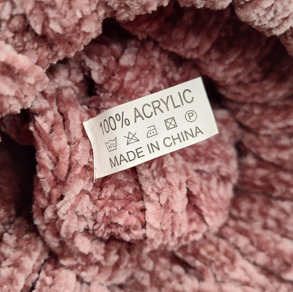 Minky NWT Pink Knit Beanie with Pom Pom - Picture 5 of 5